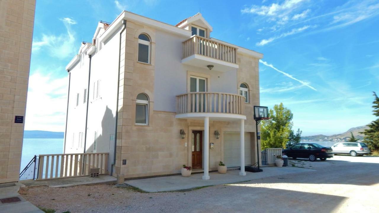 Seafront Apartments Nemira Omis Exterior photo